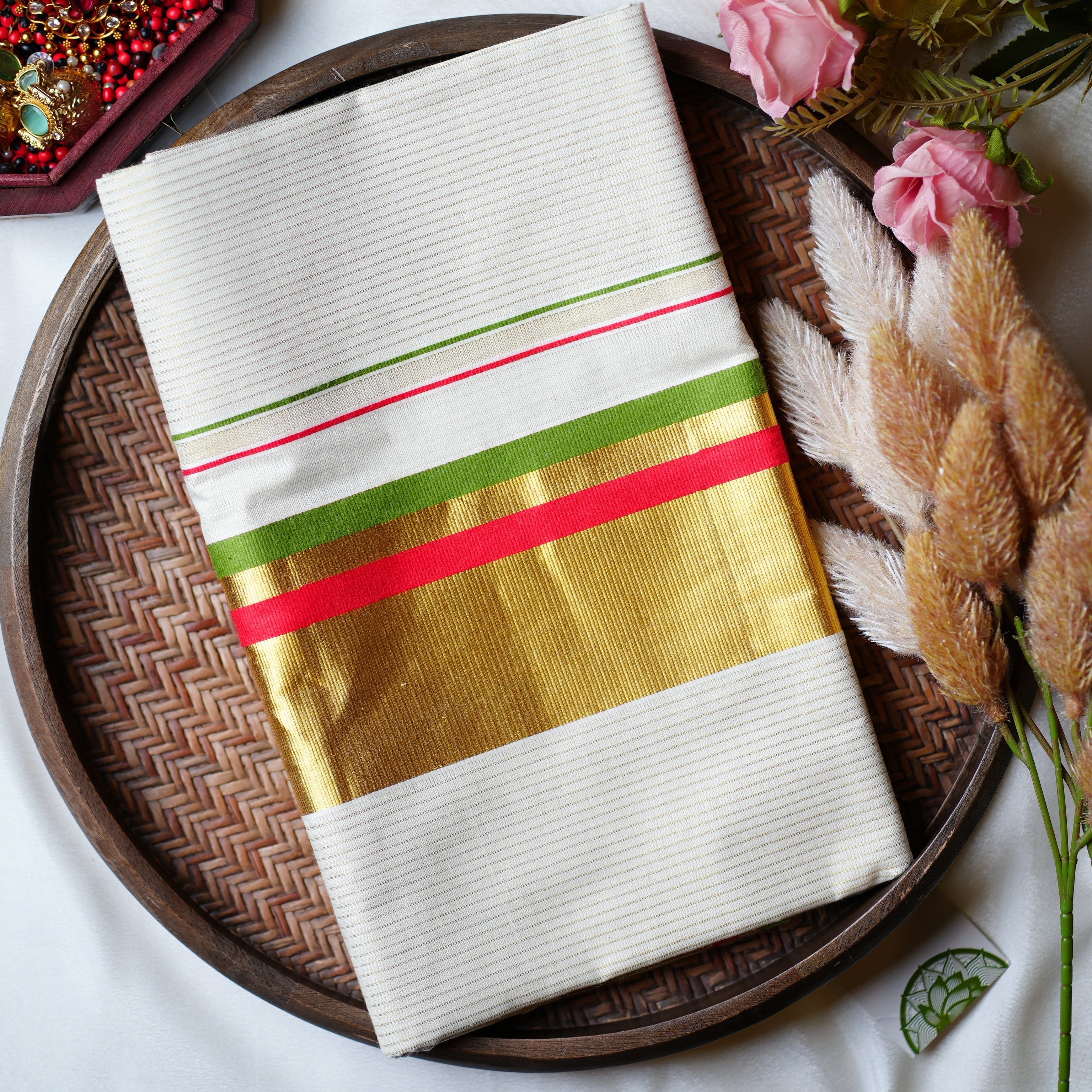 🌿 Festive Harmony: The Premium Pure Cotton Tri-Stripe Kerala Saree 🌿 - SAROYA