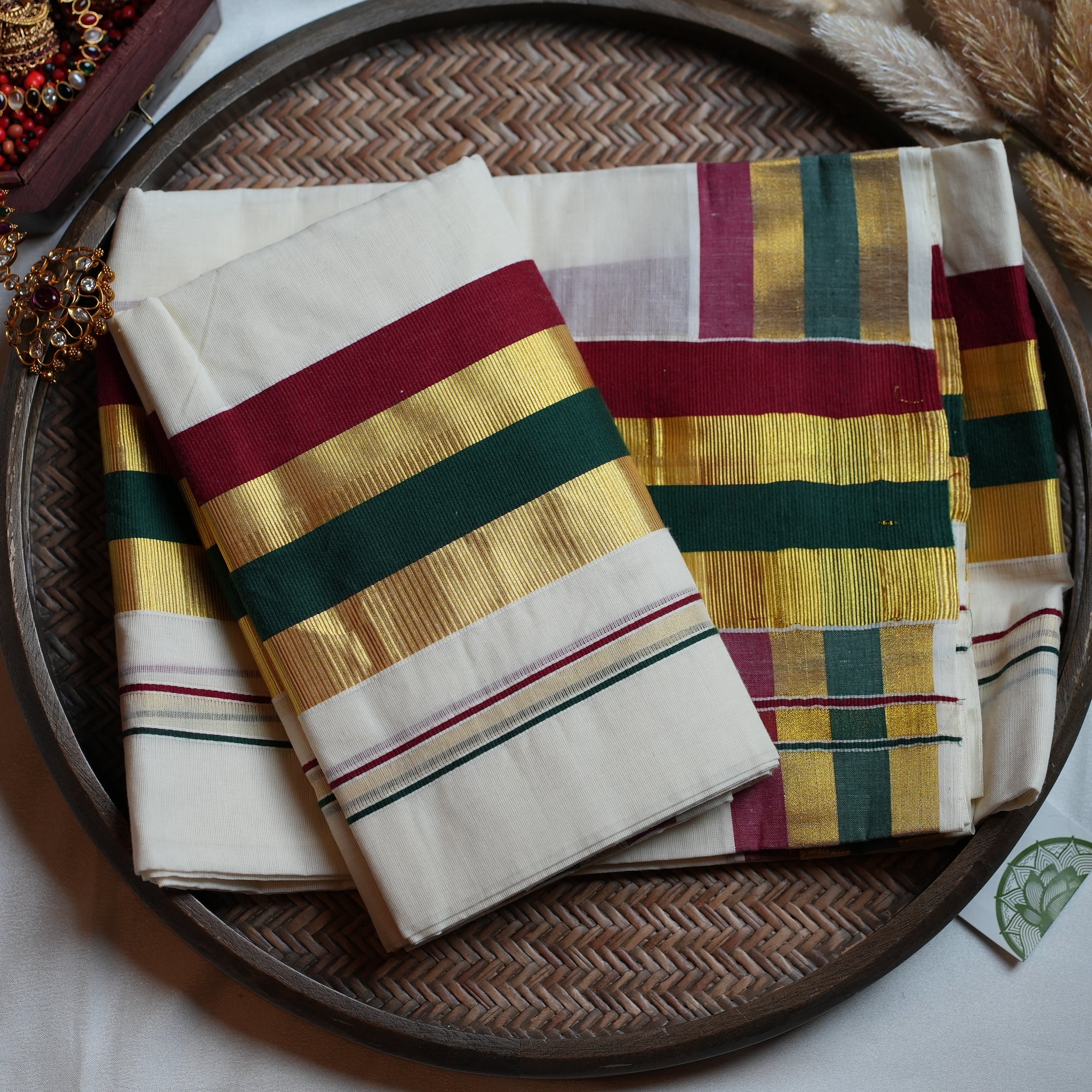 👑 Festive Maroon, Bottle Green & Gold: The Premium Handloom Replica Kerala Single Set Mundu 🌟 - SAROYA