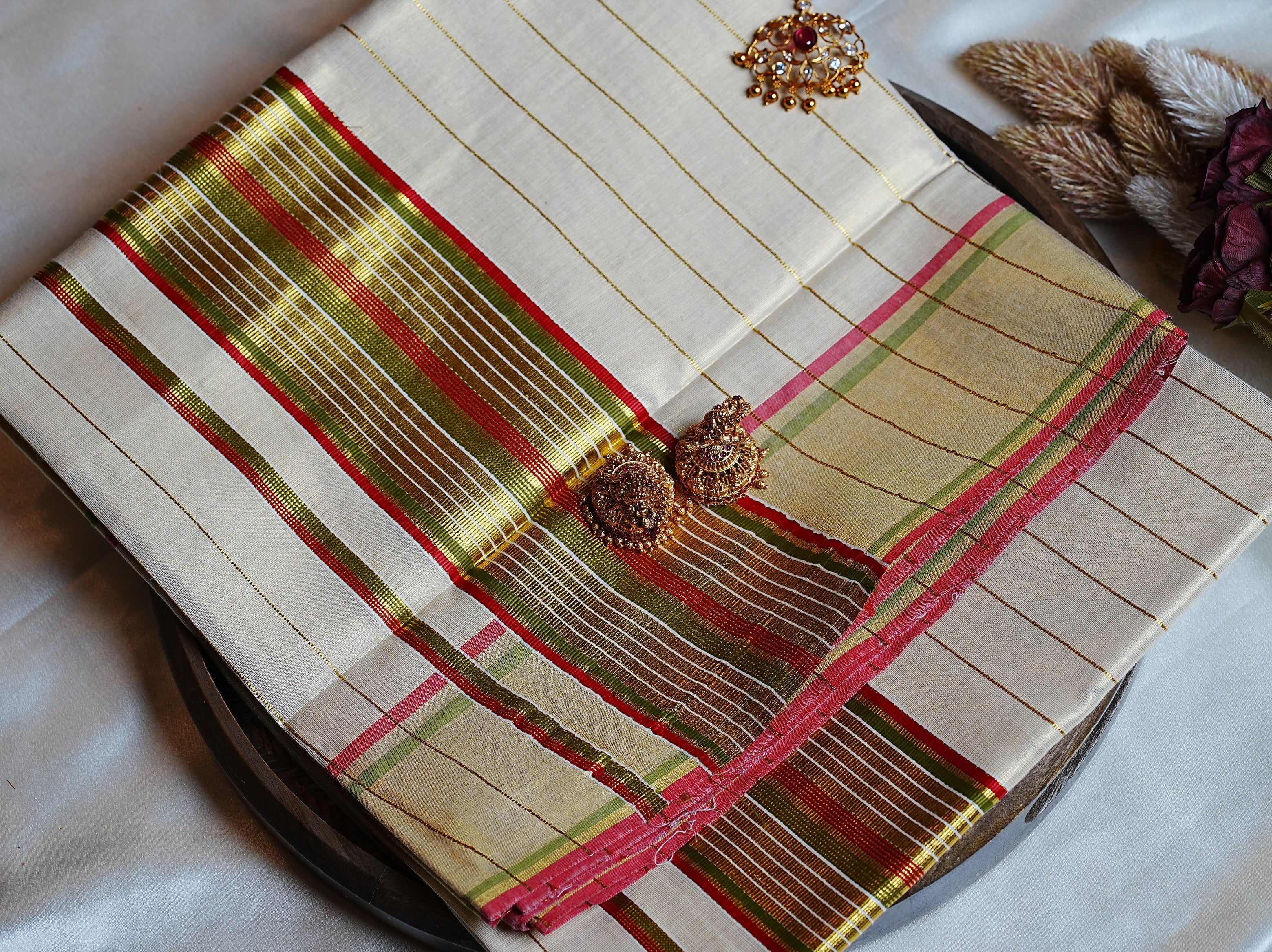 ✨ Festive Red & Leaf Green Kasavu Lines: The Premium Kerala Tissue Set Saree 💫 - SAROYA