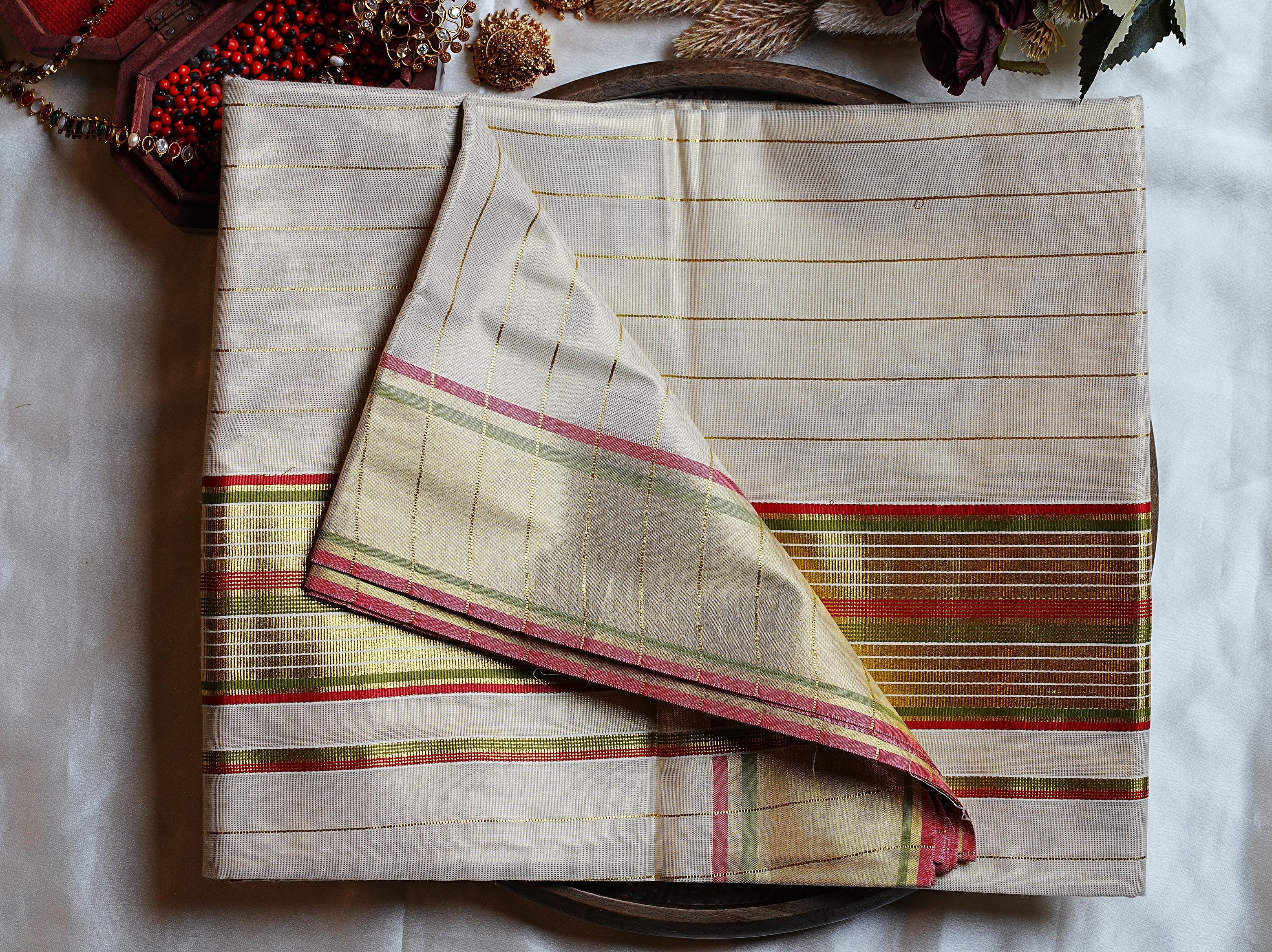 ✨ Festive Red & Leaf Green Kasavu Lines: The Premium Kerala Tissue Set Saree 💫 - SAROYA