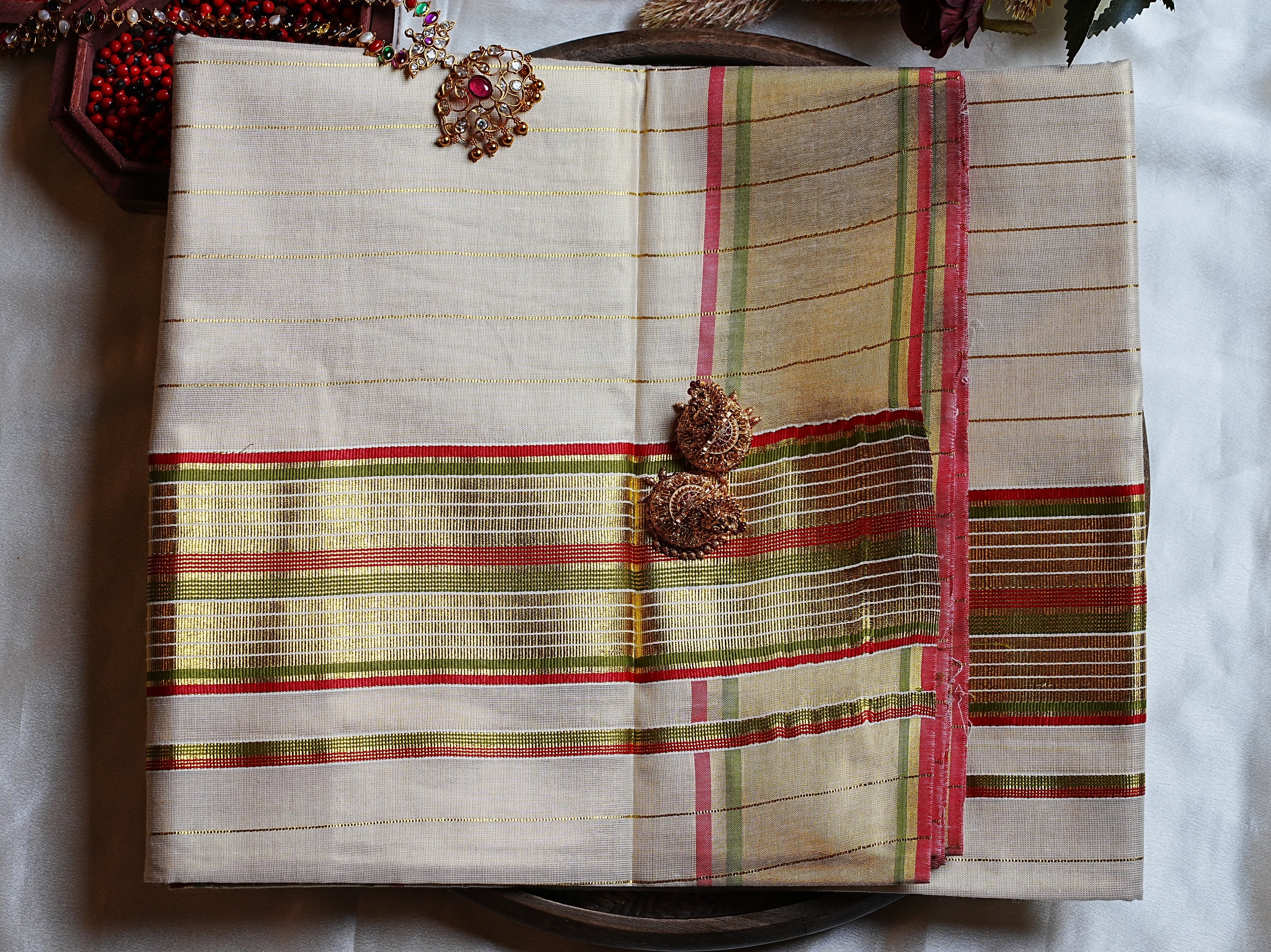 ✨ Festive Red & Leaf Green Kasavu Lines: The Premium Kerala Tissue Set Saree 💫 - SAROYA