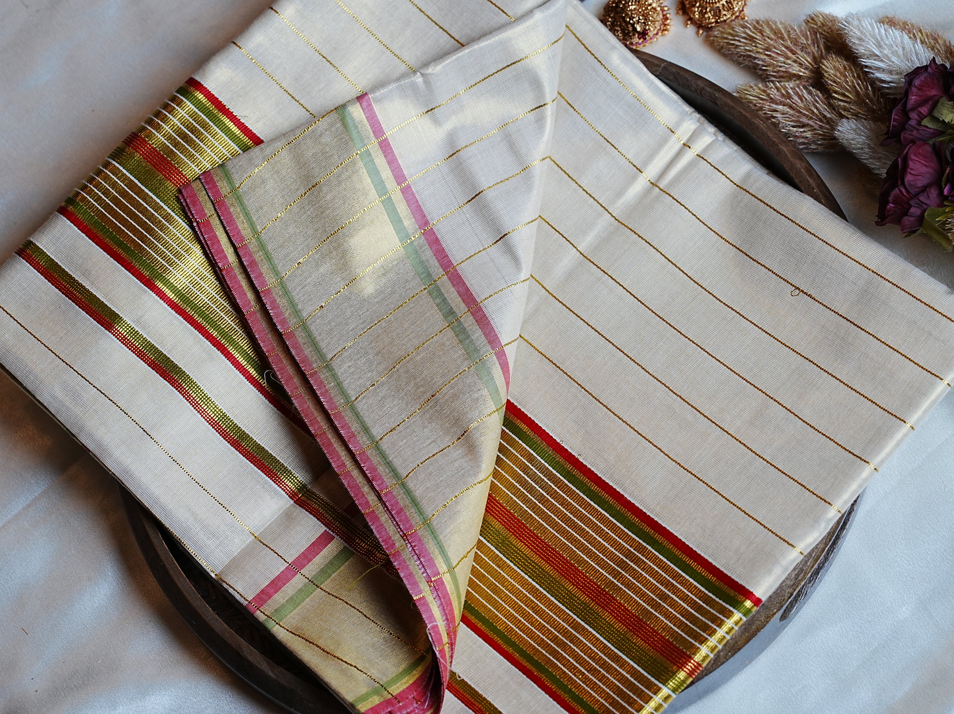 ✨ Festive Red & Leaf Green Kasavu Lines: The Premium Kerala Tissue Set Saree 💫 - SAROYA