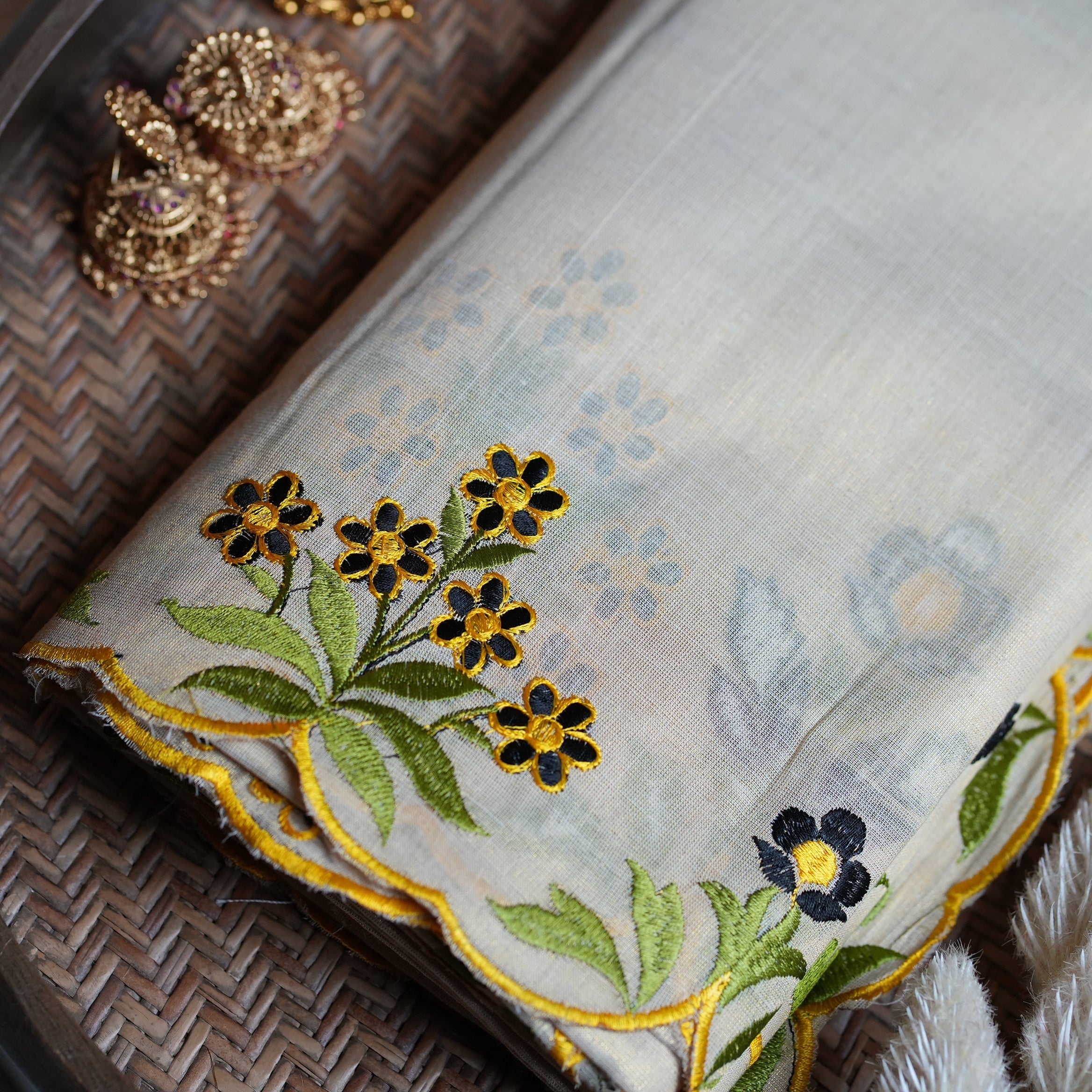 🌼 Floral Cutwork Tissue Set Mundu with Checked Blouse Piece 💛 - SAROYA