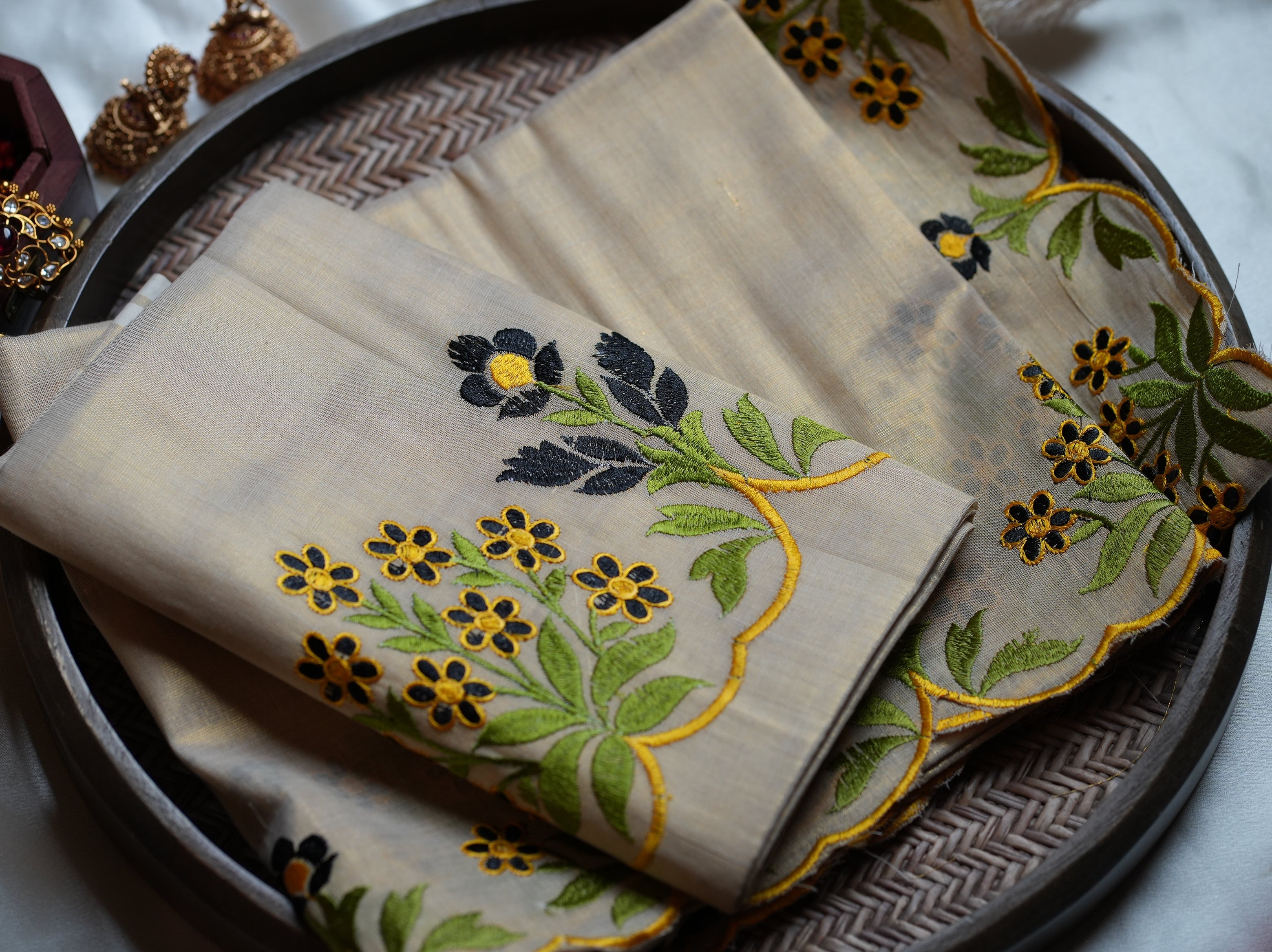 🌼 Floral Cutwork Tissue Set Mundu with Checked Blouse Piece 💛 - SAROYA
