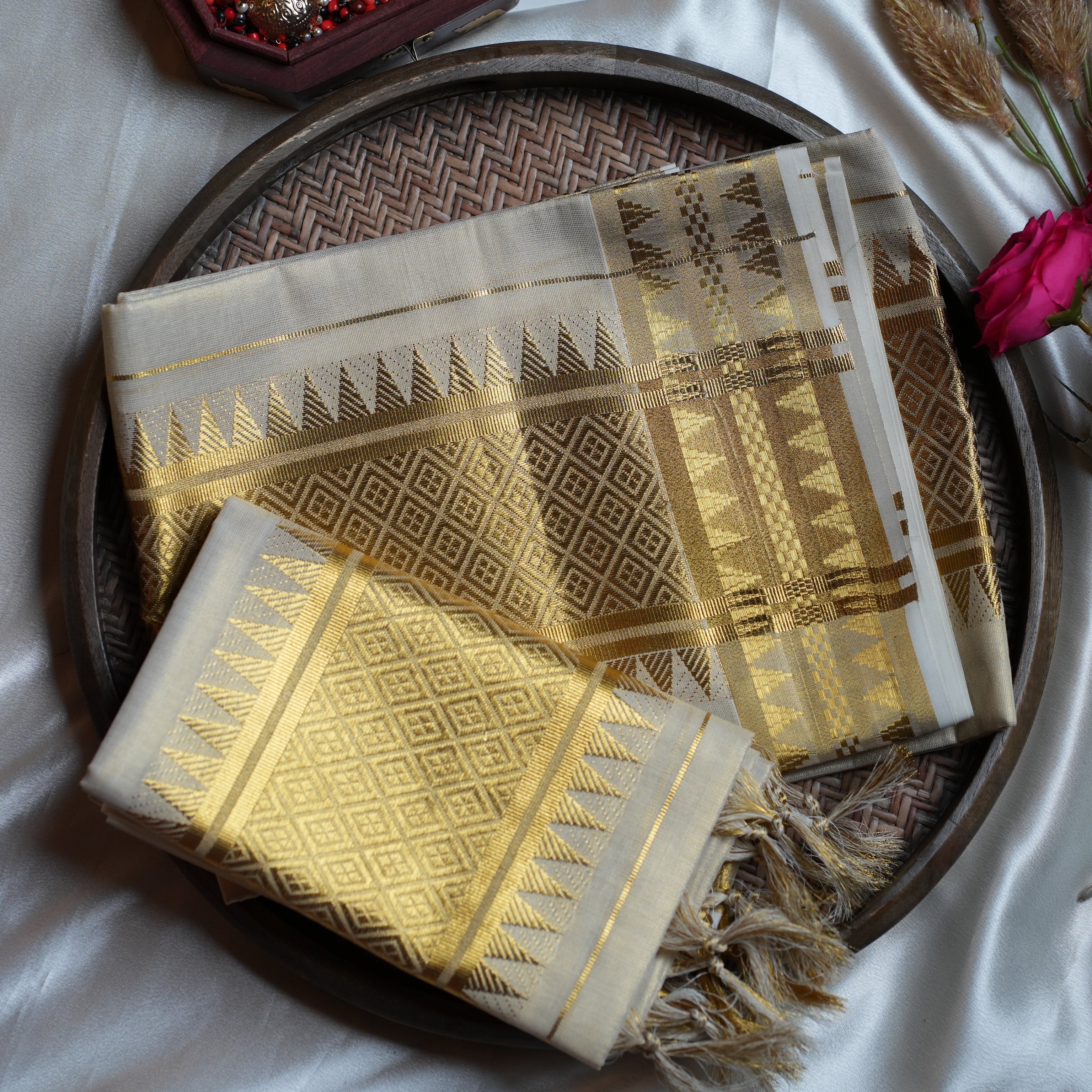 Heritage Temple & Geometric Brocade: The Premium Tissue Kerala Set Mundu 🔺 - SAROYA