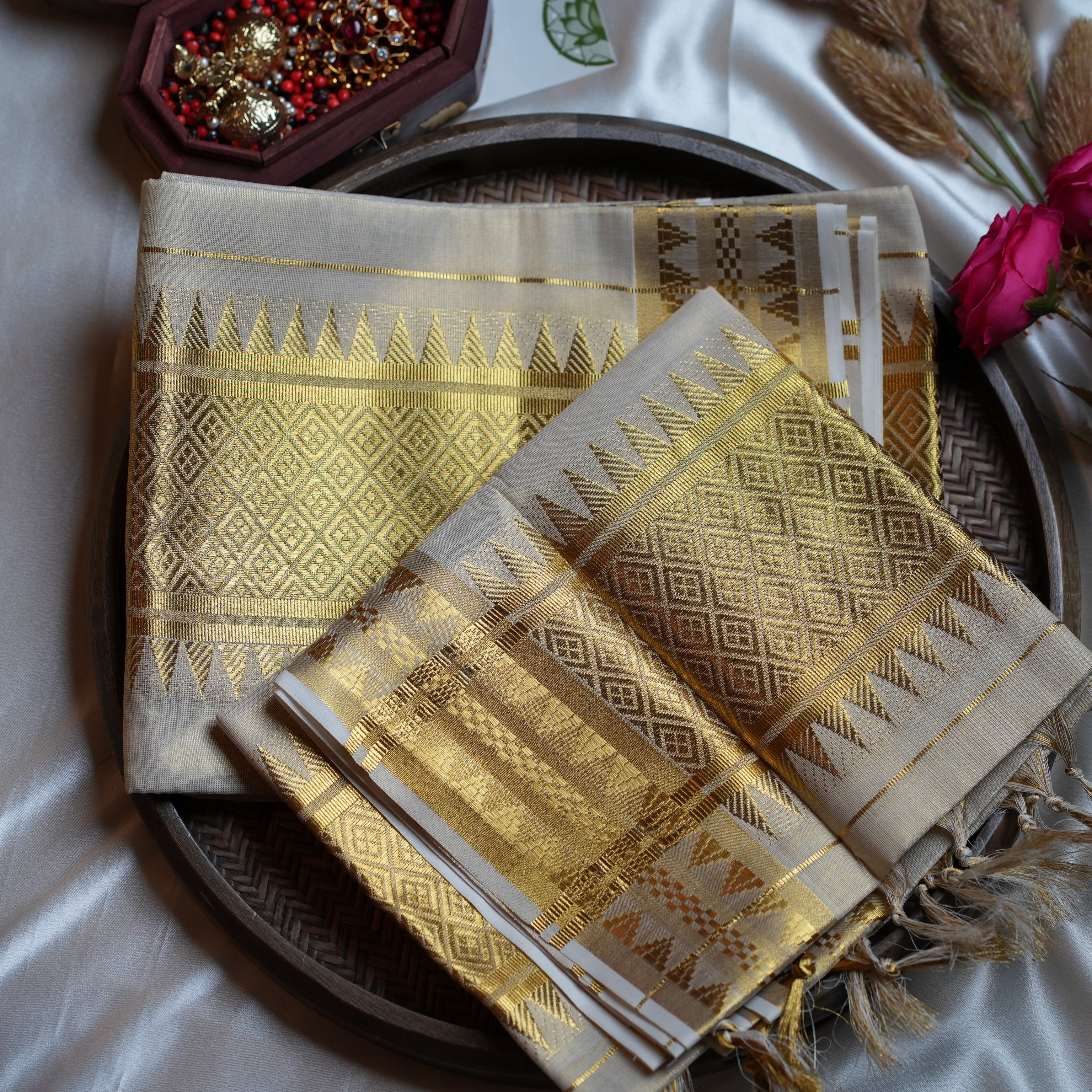 Heritage Temple & Geometric Brocade: The Premium Tissue Kerala Set Mundu 🔺 - SAROYA