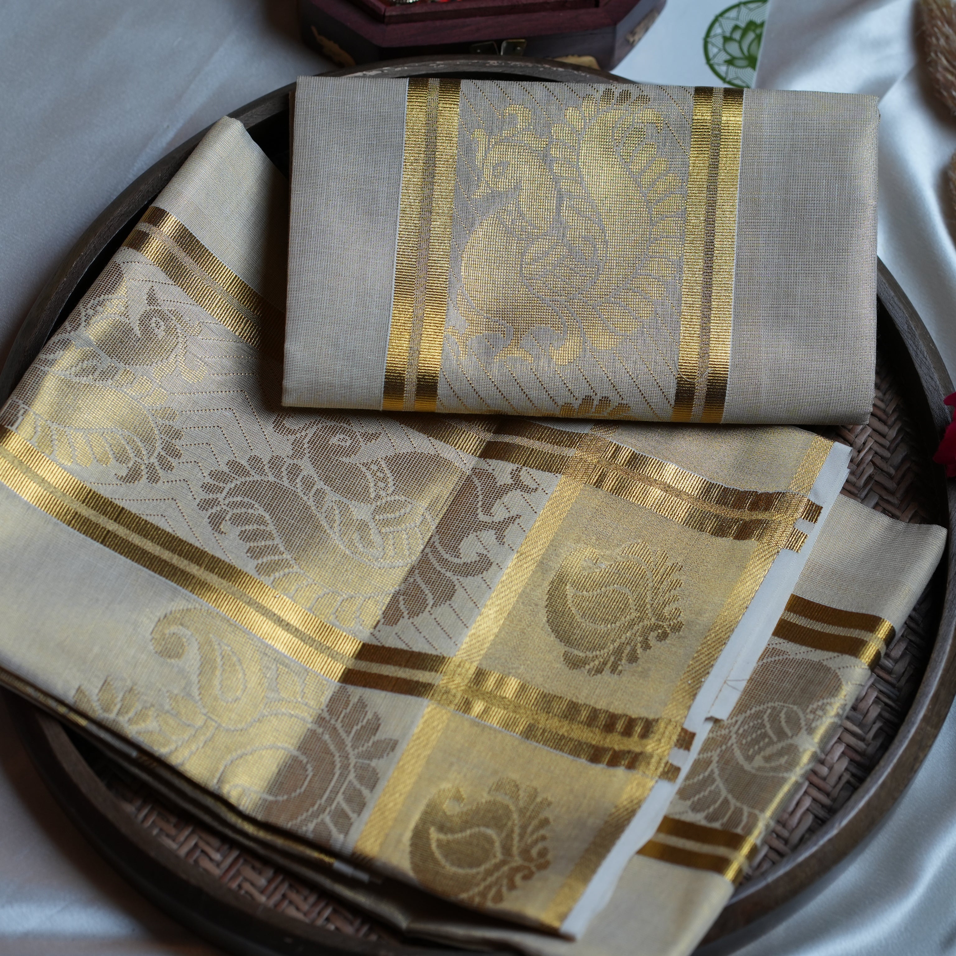 🦚 Imperial Peacock Shimmer: The Premium Tissue Kerala Set Mundu 🦚 - SAROYA