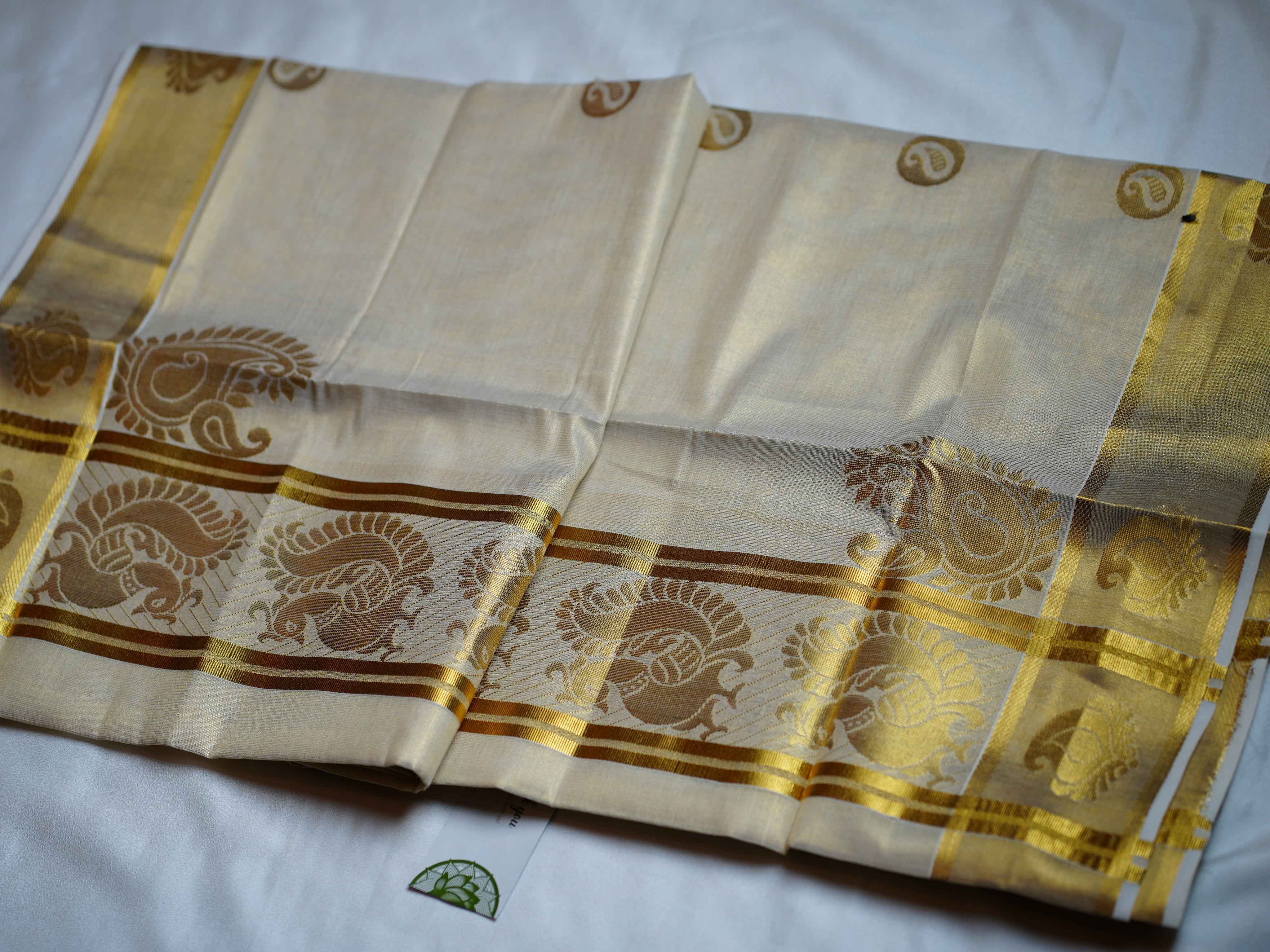 🦚 Imperial Peacock Shimmer: The Premium Tissue Kerala Set Mundu 🦚 - SAROYA