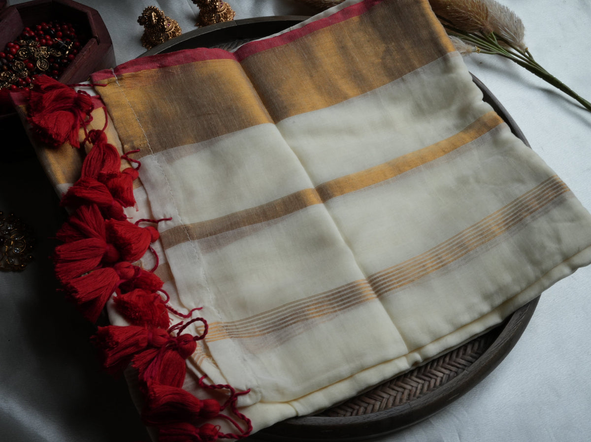🌾 Off-White Mul Mul Cotton Saree with Golden Zari & Crimson Tassels ❤️✨ - SAROYA
