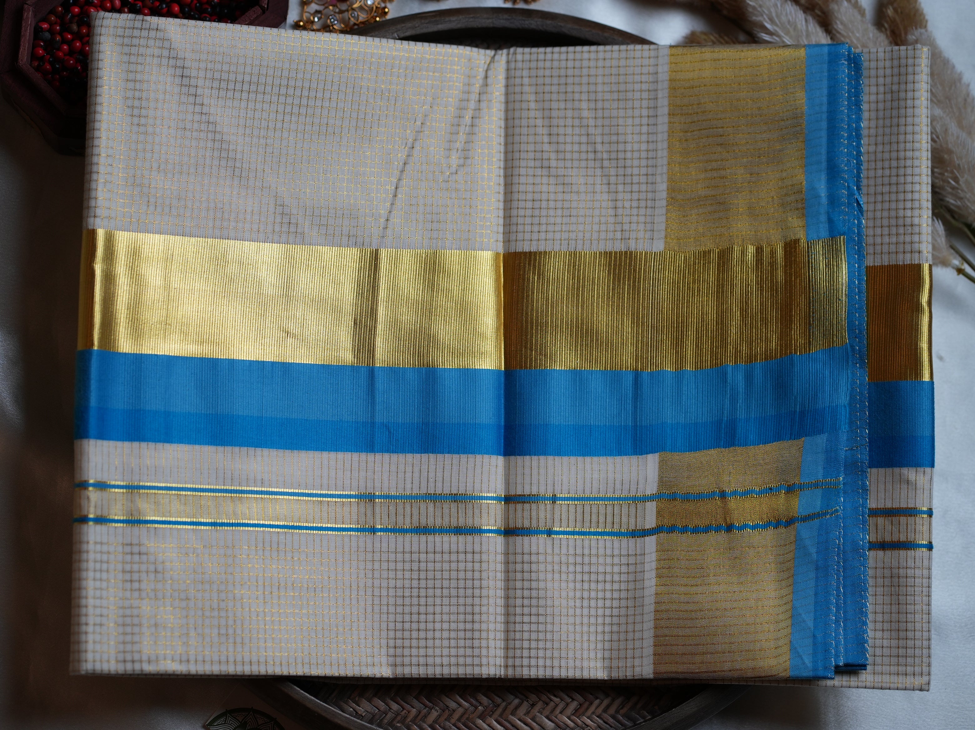 🦋 Premium Cotton Checked Kerala Saree with Electric Blue Border 💙 - SAROYA