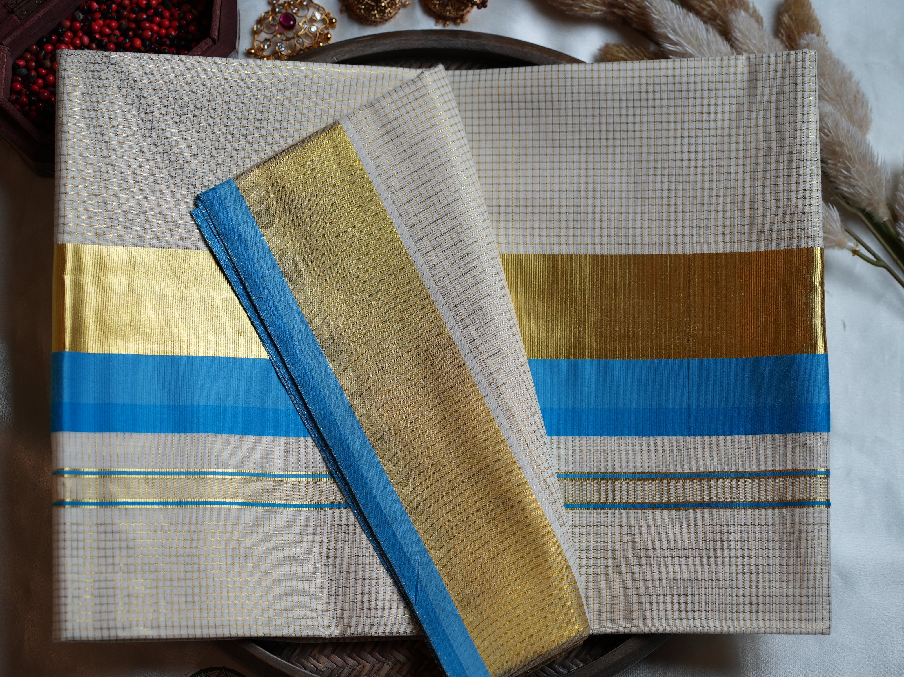 🦋 Premium Cotton Checked Kerala Saree with Electric Blue Border 💙 - SAROYA