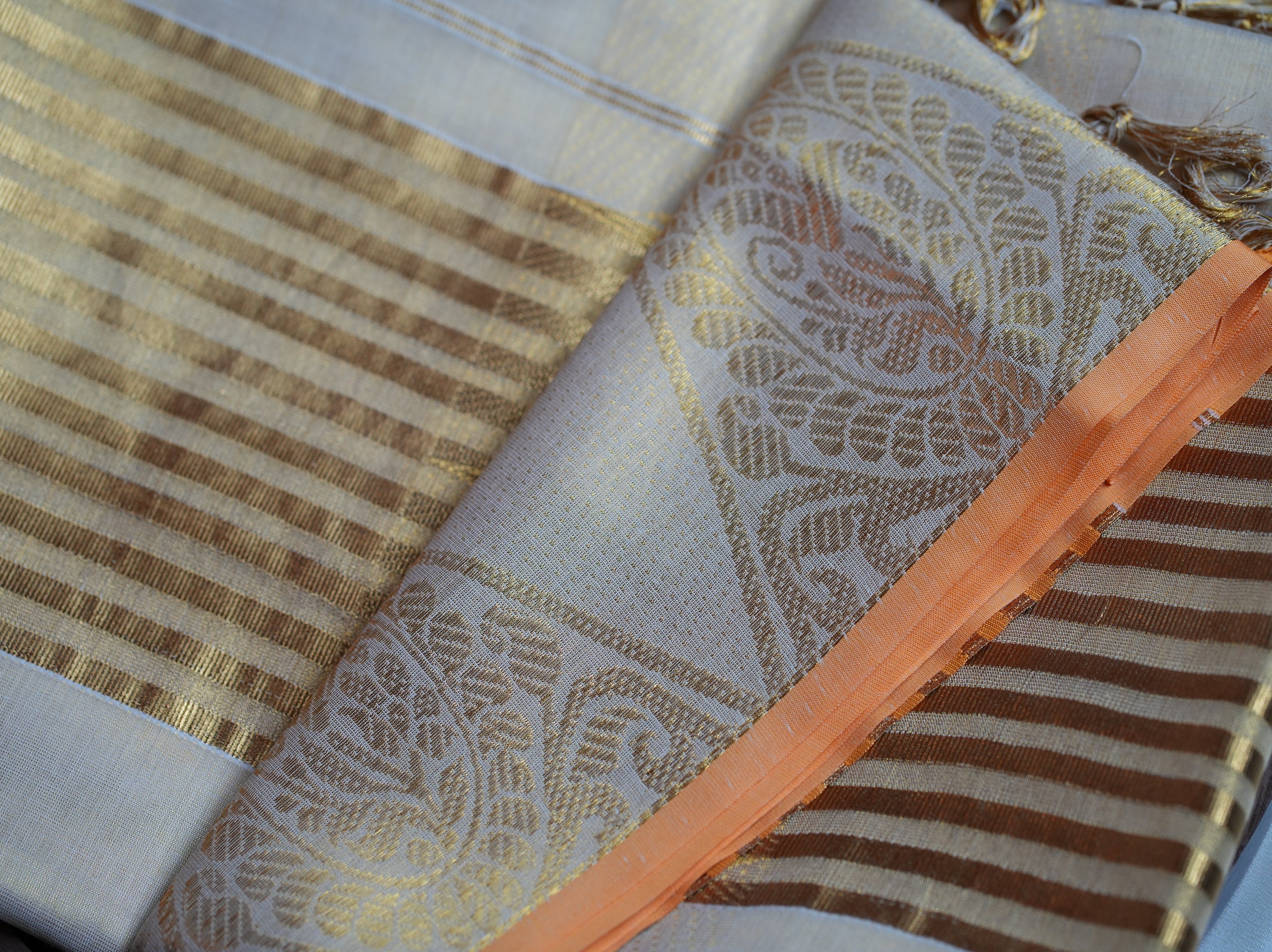 🌟 Premium Golden Tissue Kerala Saree with Paisley Kasavu & Tassels ✨ - SAROYA