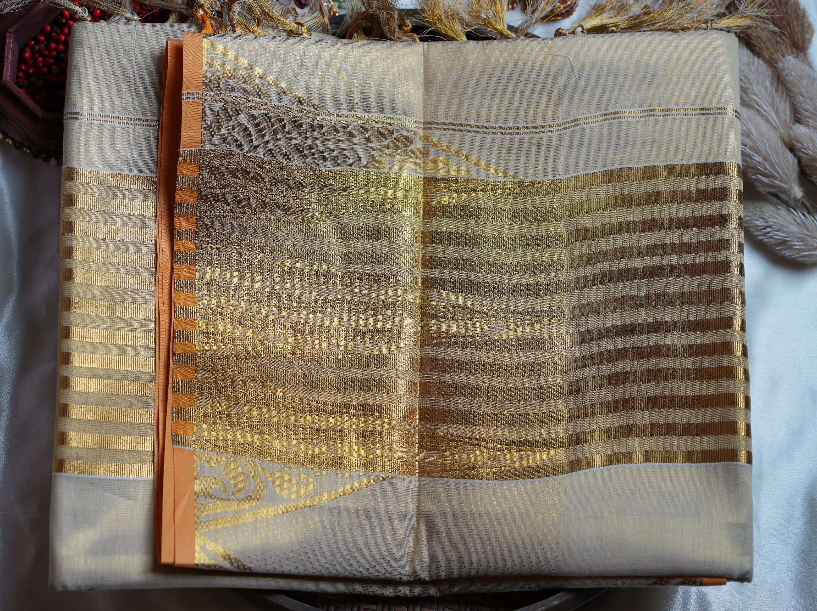 🌟 Premium Golden Tissue Kerala Saree with Paisley Kasavu & Tassels ✨ - SAROYA