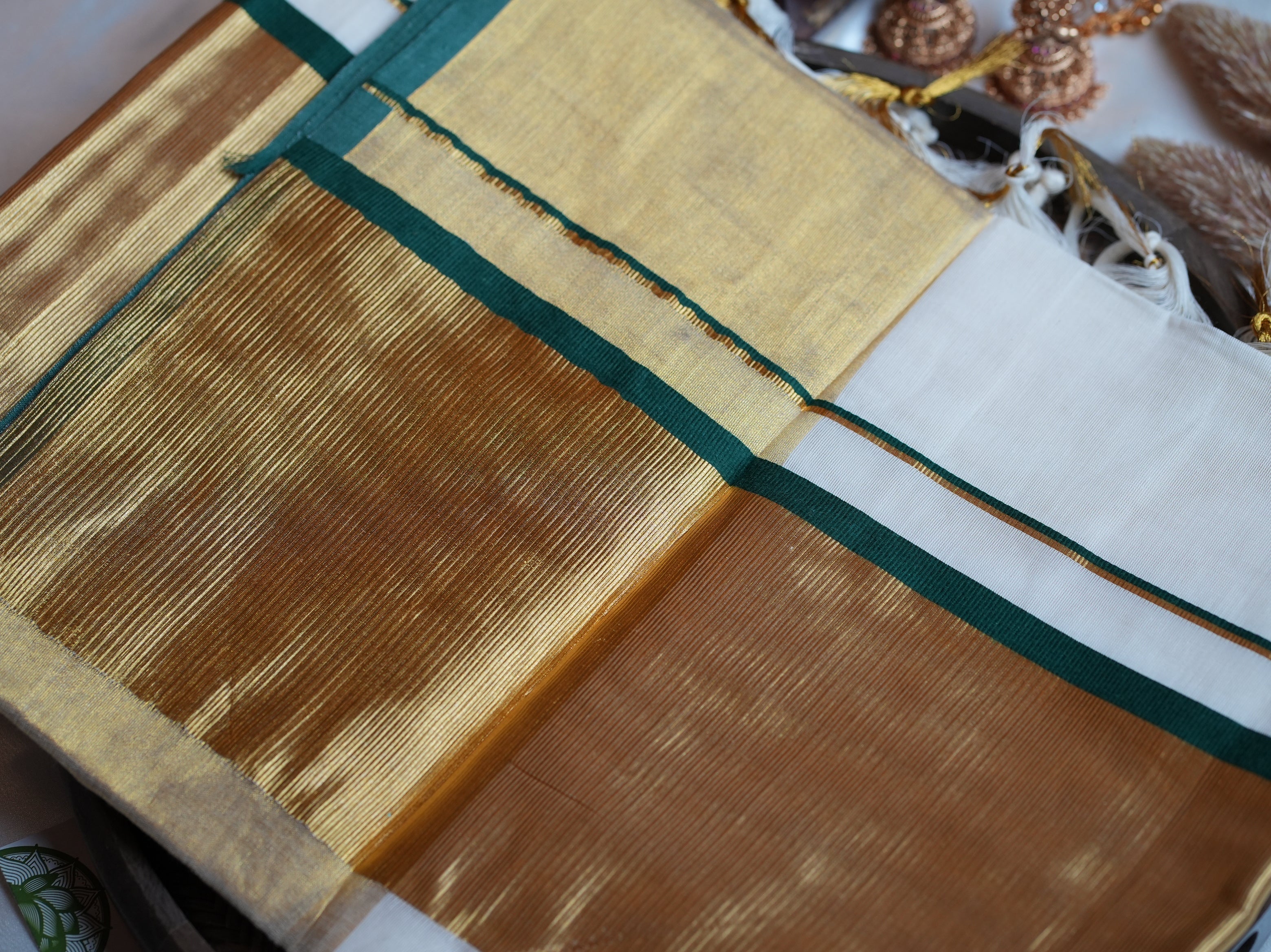 🌿 Pure Cotton Handloom Replica 7-Inch Kasavu Kerala Saree with Bottle Green Border 💚 - SAROYA