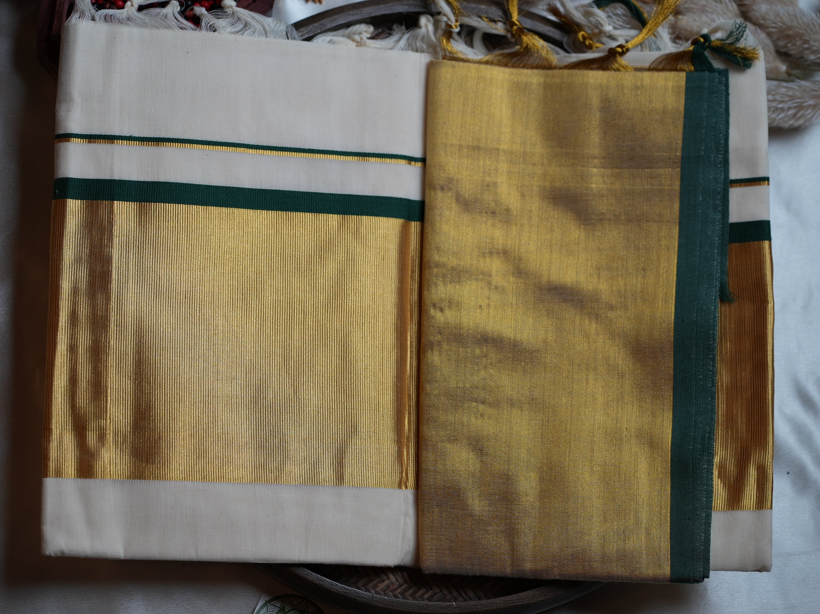 🌿 Pure Cotton Handloom Replica 7-Inch Kasavu Kerala Saree with Bottle Green Border 💚 - SAROYA