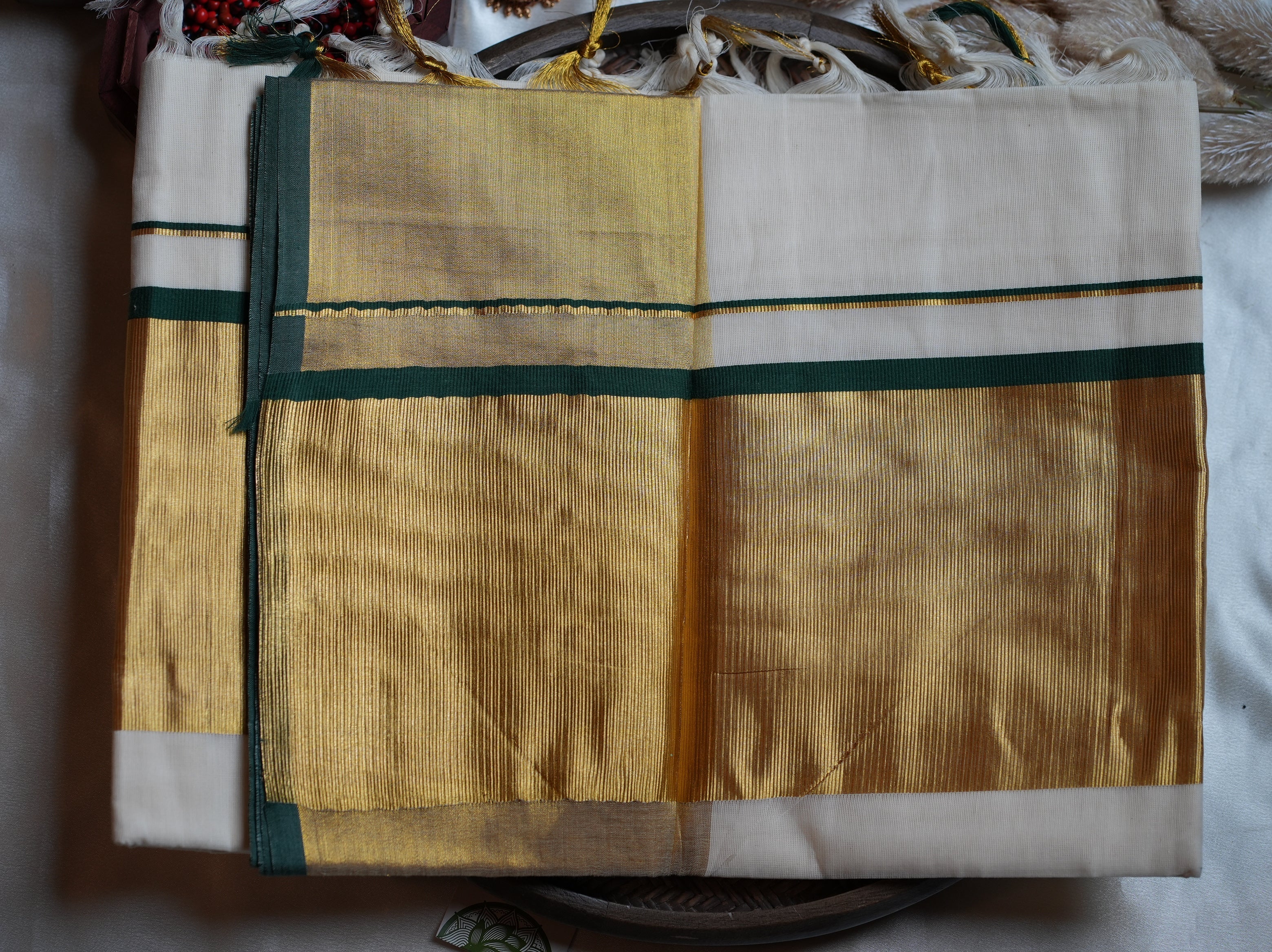 🌿 Pure Cotton Handloom Replica 7-Inch Kasavu Kerala Saree with Bottle Green Border 💚 - SAROYA