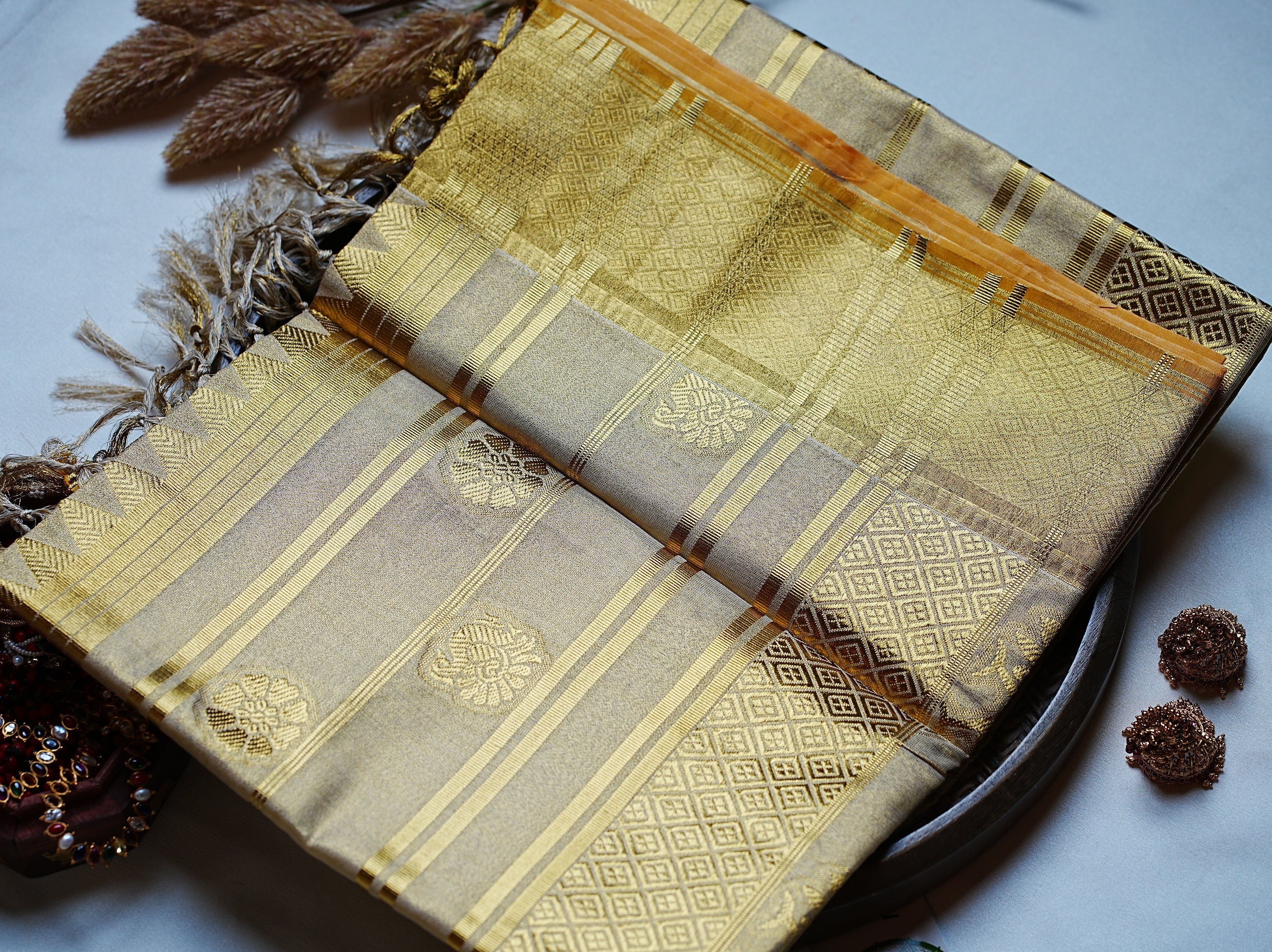 👑 Radiant Metallic Gold & Royal Kasavu: The Luxury Tissue Kerala Saree ✨ - SAROYA