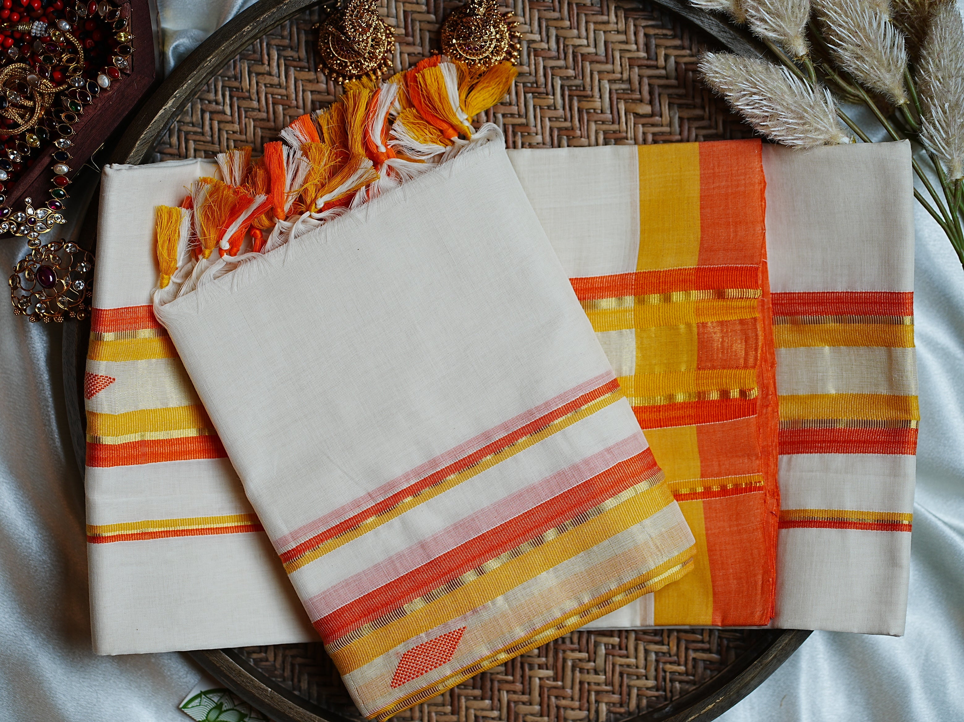 🍊 Radiant Orange & Mustard Stripes: The Premium Balaramapuram Unakapavu Handloom Set Mundu ☀️ - SAROYA