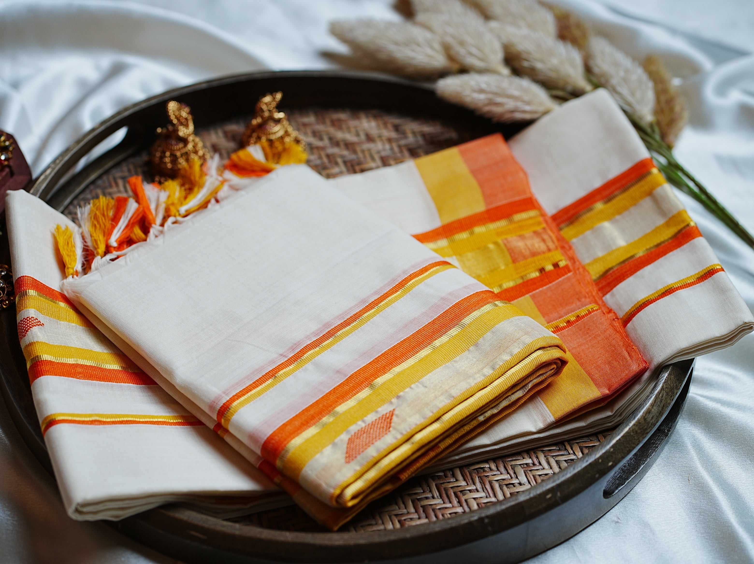 🍊 Radiant Orange & Mustard Stripes: The Premium Balaramapuram Unakapavu Handloom Set Mundu ☀️ - SAROYA
