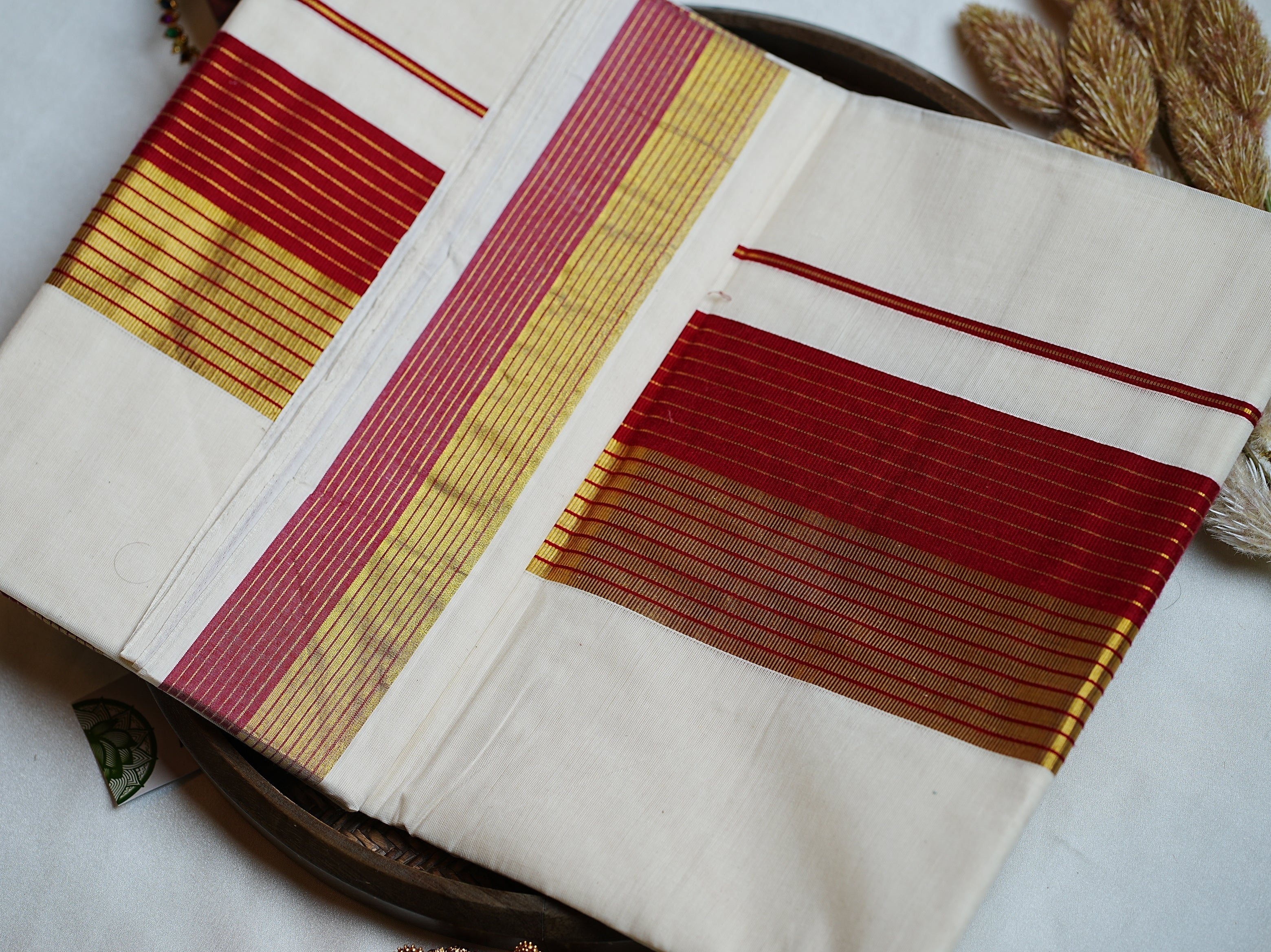 🌹 Regal Maroon & Golden Zari : Cotton Kerala Set Saree 💫 - SAROYA