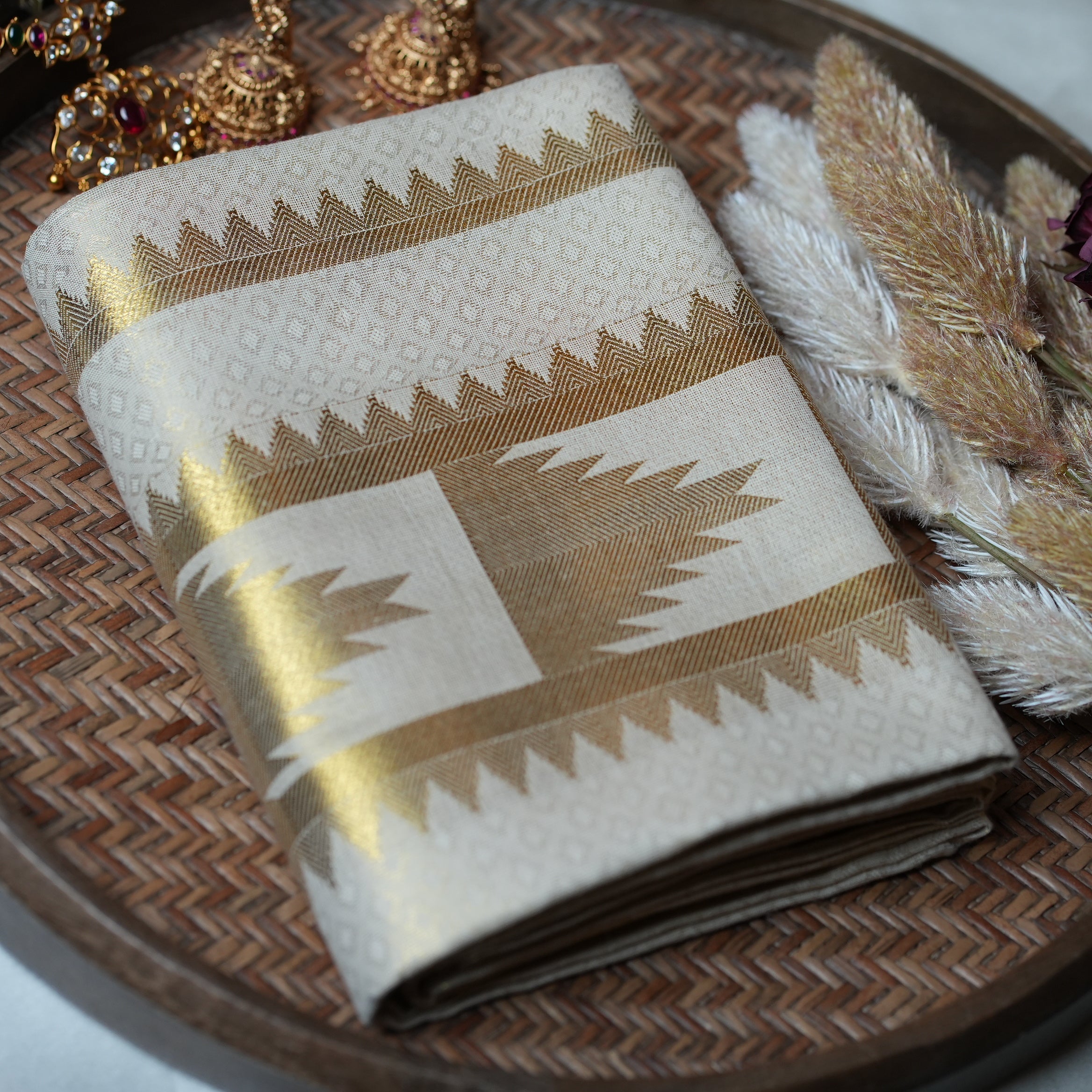 🔱 Royal Double-Kara Temple & Chevron Jacquard: Premium Cotton Single Set Mundu ✨ - SAROYA