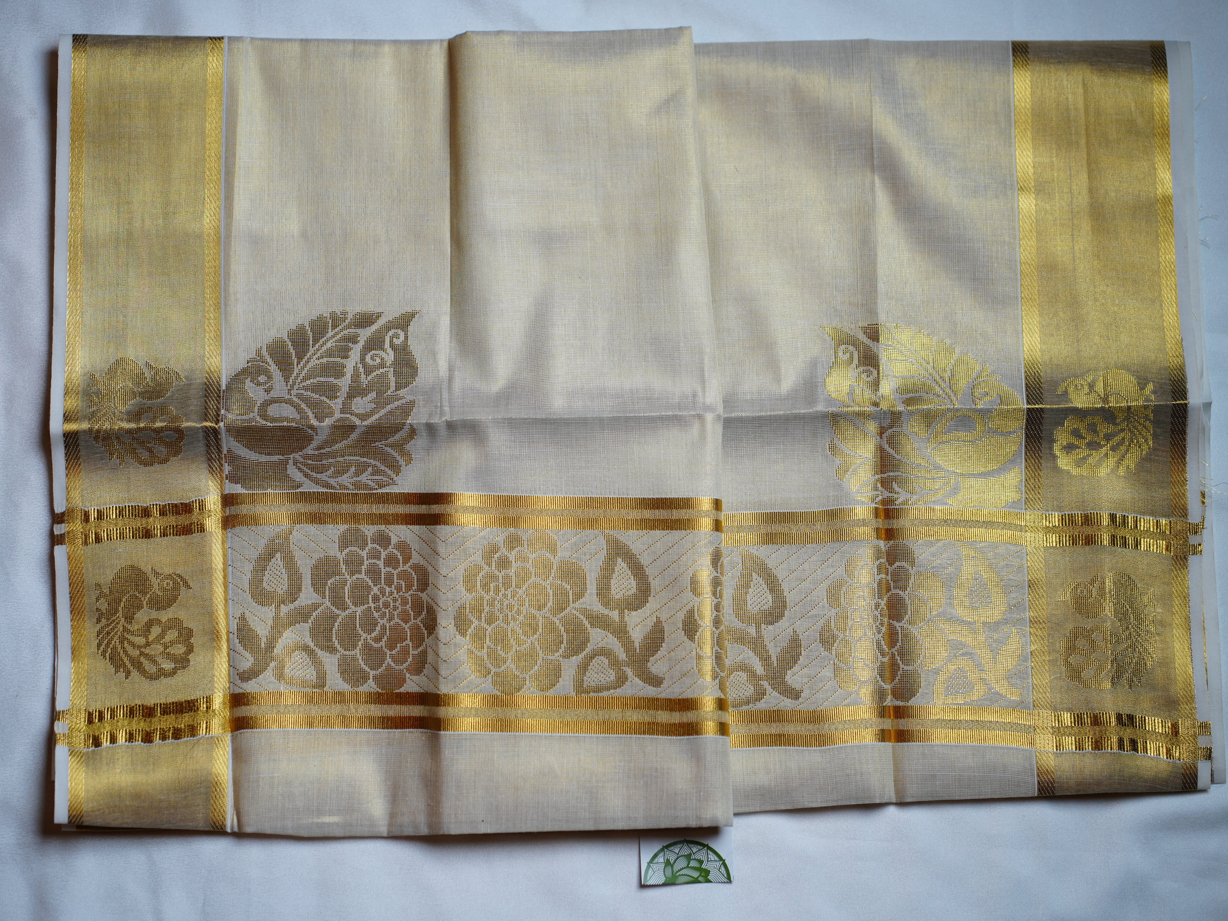 🌸 Royal Flora & Heritage Brocade: The Premium Tissue Kerala Set Mundu 🌸 - SAROYA