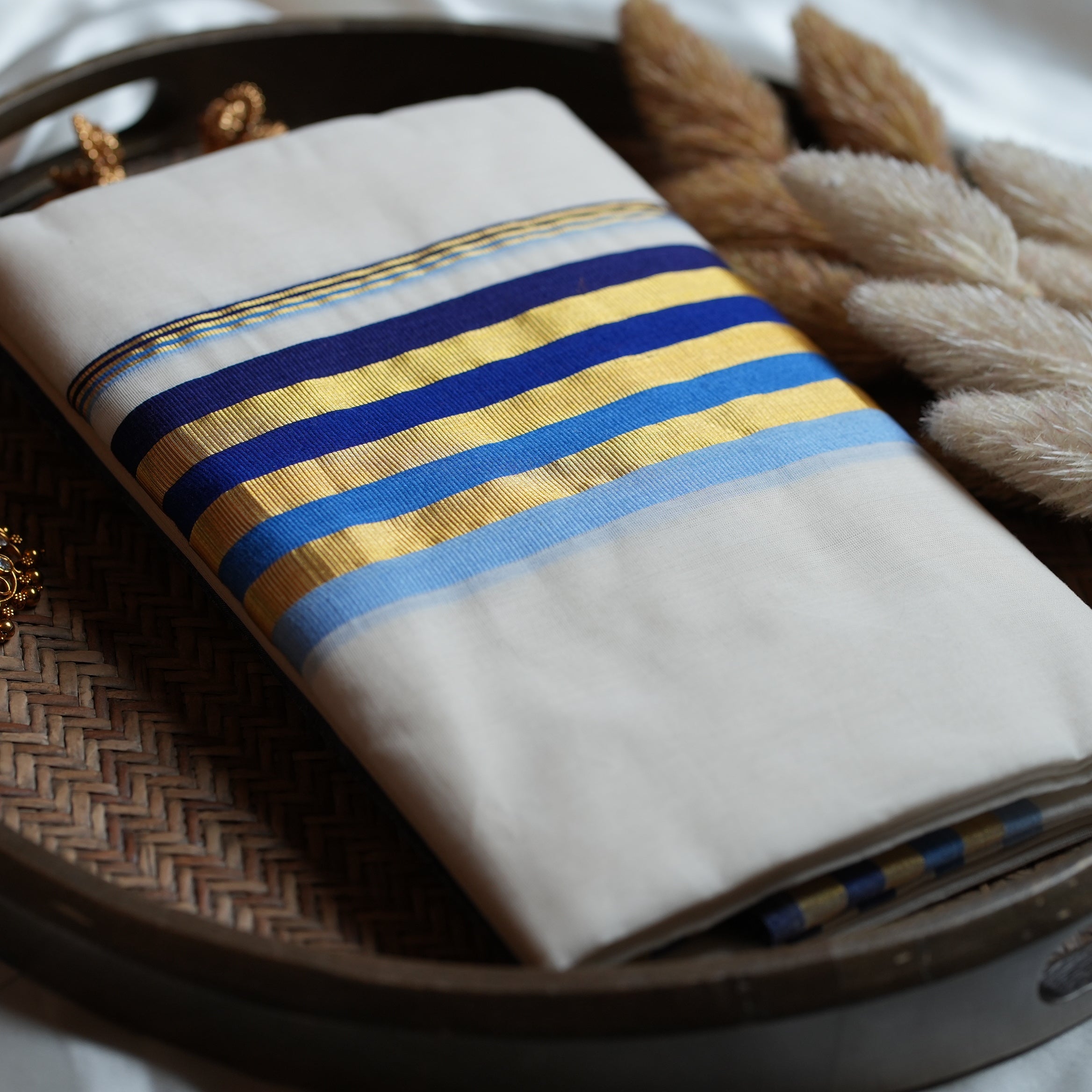 Vibrant Azure & Gold Premium Handloom Kerala Single Set Mundu (with blouse) - SAROYA
