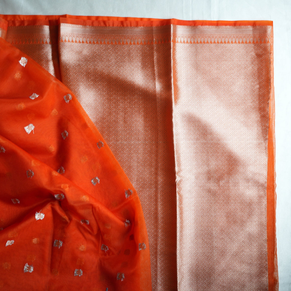 🍊 Vibrant Tangerine Orange Banarasi Kora Organza Saree ✨💫 - SAROYA